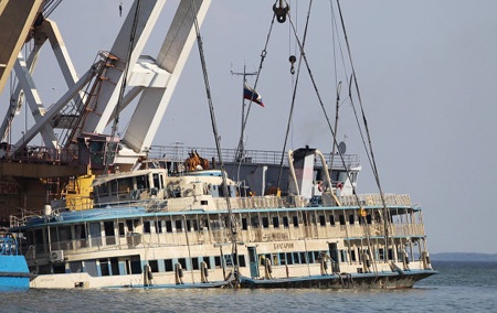 Trục vớt xong tàu chìm trên sông Volga, tìm thấy thêm 2 thi thể - 1 Trục vớt xong tàu chìm trên sông Volga, tìm thấy thêm 2 thi thể - 1