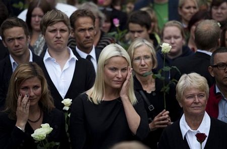 100.000 người tham gia “tuần hành hoa hồng” ở Na Uy - 8