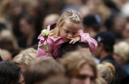 100.000 người tham gia “tuần hành hoa hồng” ở Na Uy - 13