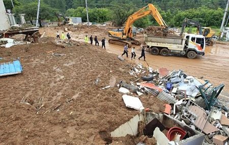 Lở đất kinh hoàng tại Hàn Quốc, 19 người chết - 2
