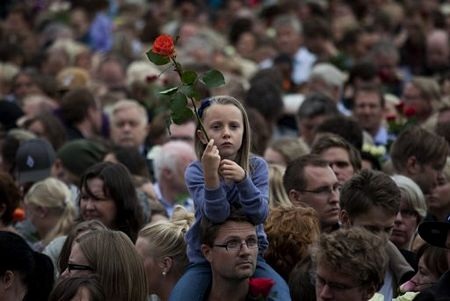 100.000 người tham gia “tuần hành hoa hồng” ở Na Uy - 12