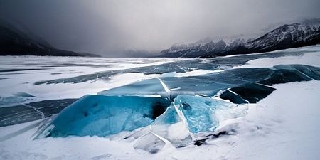 Hồ đóng băng kỳ lạ ở Canada - 10