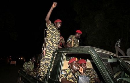 Nam Sudan mừng ngày “chào đời” - 3 Nam Sudan mừng ngày “chào đời” - 3