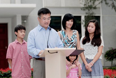 Tân Đại sứ Mỹ “mê hoặc” cư dân mạng Trung Quốc - 2 Tân Đại sứ Mỹ “mê hoặc” cư dân mạng Trung Quốc - 2