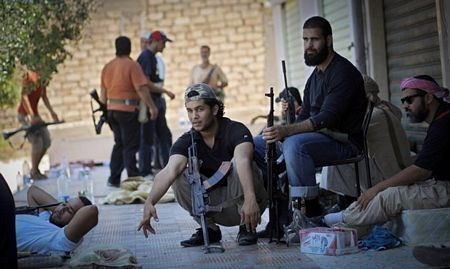 Phe nổi dậy Libya tiến vào thủ đô Tripoli - 13 Phe nổi dậy Libya tiến vào thủ đô Tripoli - 13
