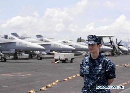 Ngắm tàu sân bay Mỹ tại cảng Hồng Kông - 3 Ngắm tàu sân bay Mỹ tại cảng Hồng Kông - 3