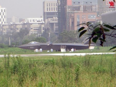 Máy bay tiêm kích tàng hình Trung Quốc bay lượn trên không - 11