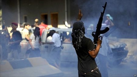 Phe nổi dậy Libya tiến vào thủ đô Tripoli - 5 Phe nổi dậy Libya tiến vào thủ đô Tripoli - 5