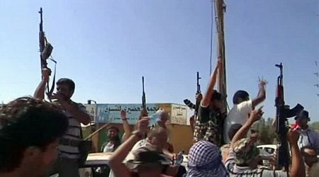 Phe nổi dậy Libya tiến vào thủ đô Tripoli - 7 Phe nổi dậy Libya tiến vào thủ đô Tripoli - 7