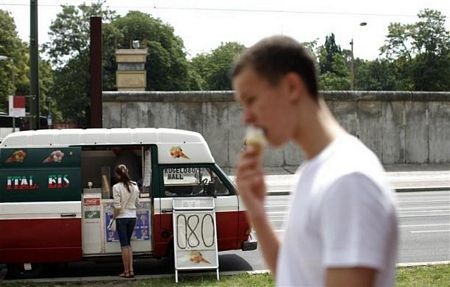 50 năm ngày xây dựng Bức tường Berlin - 18