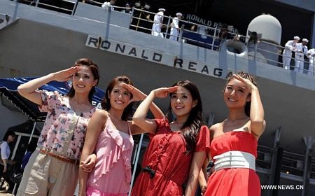 Ngắm tàu sân bay Mỹ tại cảng Hồng Kông - 15 Ngắm tàu sân bay Mỹ tại cảng Hồng Kông - 15