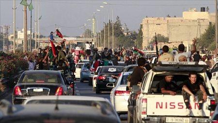 Phe nổi dậy Libya tiến vào thủ đô Tripoli - 1 Phe nổi dậy Libya tiến vào thủ đô Tripoli - 1