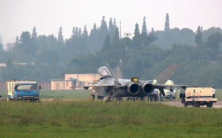 Trung Quốc tiếp tục thử nghiệm chiến đấu cơ tàng hình  - 2