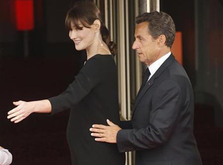 Vợ Tổng thống Pháp quyết tâm giữ bí mật “con cưng” - 1