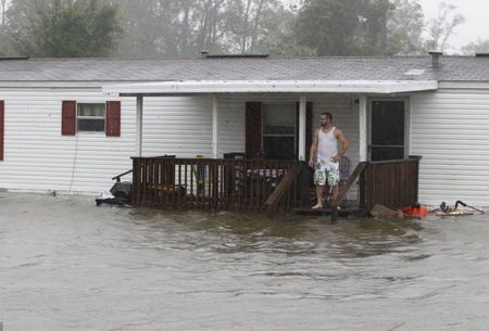 Bão Irene hoành hành bờ đông nước Mỹ  - 8