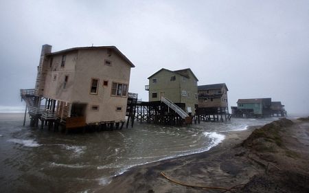 Bão Irene hoành hành bờ đông nước Mỹ  - 5