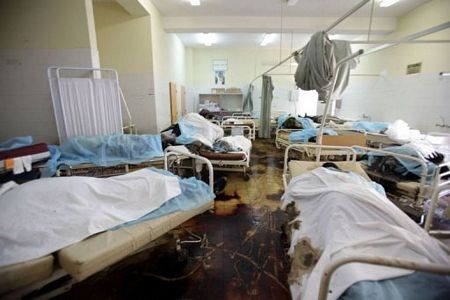 Những hình ảnh rùng rợn tại một bệnh viện bỏ hoang ở Tripoli - 1 Những hình ảnh rùng rợn tại một bệnh viện bỏ hoang ở Tripoli - 1