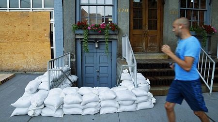 Bão Irene hoành hành bờ đông nước Mỹ  - 15