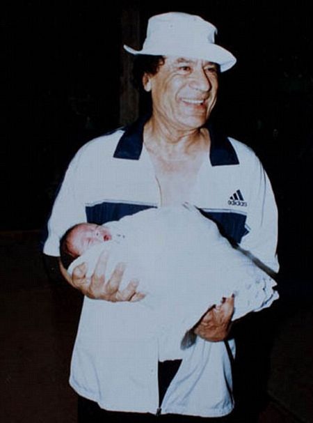 Album ảnh gia đình hiếm thấy của Đại tá Gadhafi - 9