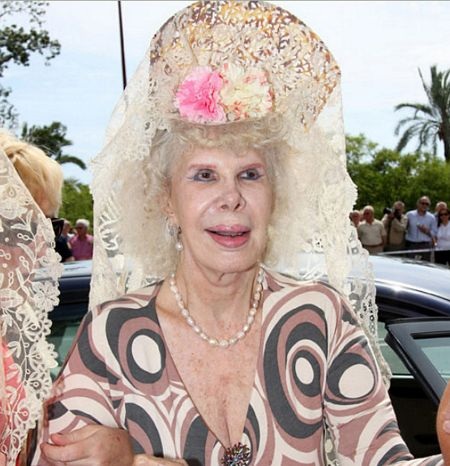 Chân dung nữ công tước 85 tuổi cưới thường dân - 12