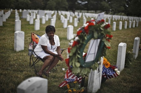 10 năm sau vụ 11/9: Nước Mỹ thiếu tự tin và ít tự do hơn? - 1