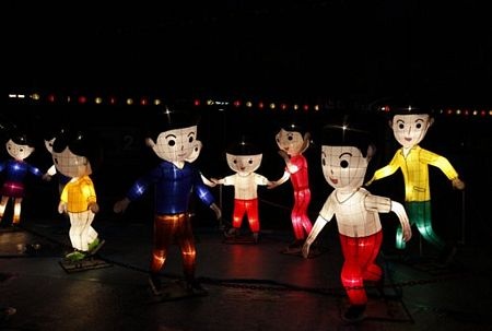 Châu Á nô nức đón mừng Tết Trung thu - 15