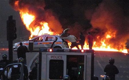 London tan hoang sau vụ bạo động  - 1