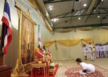 Nhà vua Thái phê chuẩn bà Yingluck làm thủ tướng - 2 Nhà vua Thái phê chuẩn bà Yingluck làm thủ tướng - 2