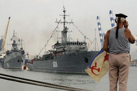 Hải quân Nga phô diễn sức mạnh - 15
