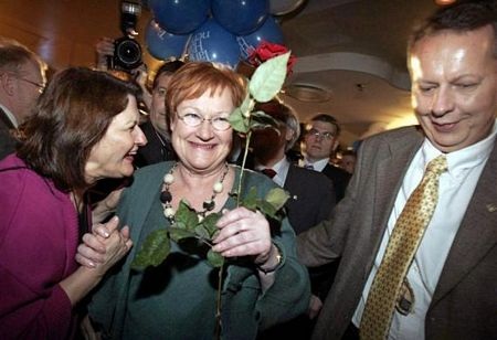 Những “bóng hồng” nắm quyền khắp thế giới  - 12