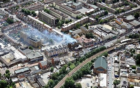 London tan hoang sau vụ bạo động  - 13