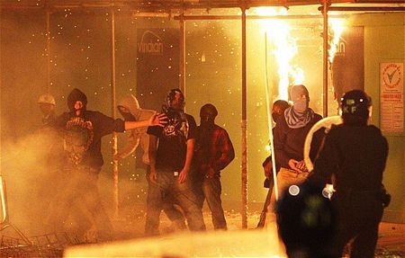 London tan hoang sau vụ bạo động  - 2