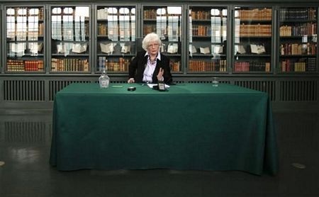 Những “bóng hồng” nắm quyền khắp thế giới  - 7