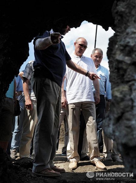 Thủ tướng Nga Putin lặn biển tìm cổ vật - 7