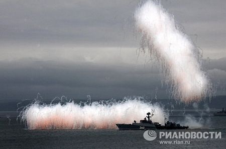 Hải quân Nga phô diễn sức mạnh - 3