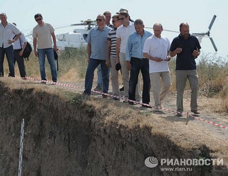 Thủ tướng Nga Putin lặn biển tìm cổ vật - 8