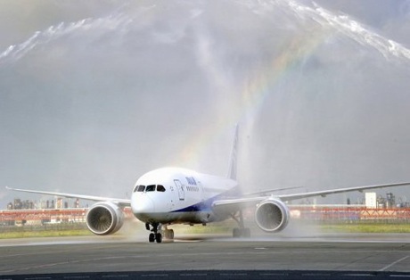 Boeing chuyển giao “siêu cơ” Dreamliner đầu tiên - 1 Boeing chuyển giao “siêu cơ” Dreamliner đầu tiên - 1