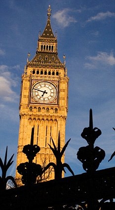 Big Ben đứng trước nguy cơ thành Tháp nghiêng Pisa - 1 Big Ben đứng trước nguy cơ thành Tháp nghiêng Pisa - 1