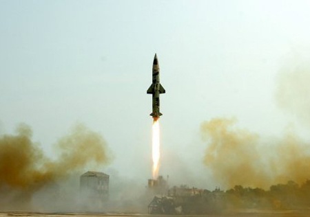 Ấn Độ thử tên lửa có khả năng mang đầu đạn hạt nhân - 1 Ấn Độ thử tên lửa có khả năng mang đầu đạn hạt nhân - 1