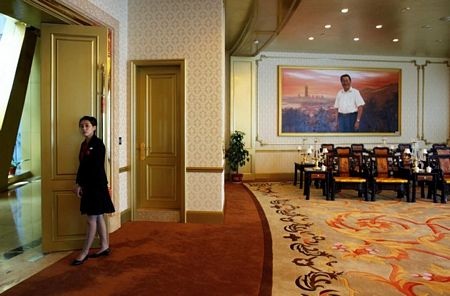 Làng giàu nhất Trung Quốc khánh thành khách sạn chọc trời - 10