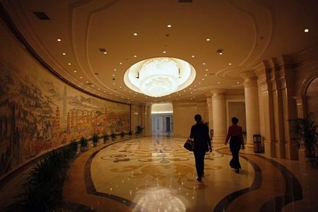 Làng giàu nhất Trung Quốc khánh thành khách sạn chọc trời - 12