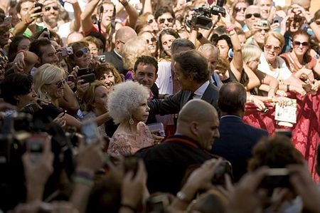 Nữ công tước Tây Ban Nha kết hôn lần 3 ở tuổi 85 - 11