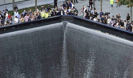 Tưởng niệm vụ 11/9 tại Ground Zero - 12