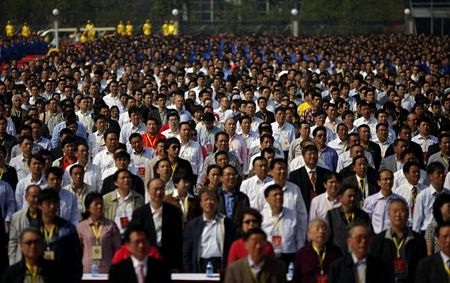 Làng giàu nhất Trung Quốc khánh thành khách sạn chọc trời - 16