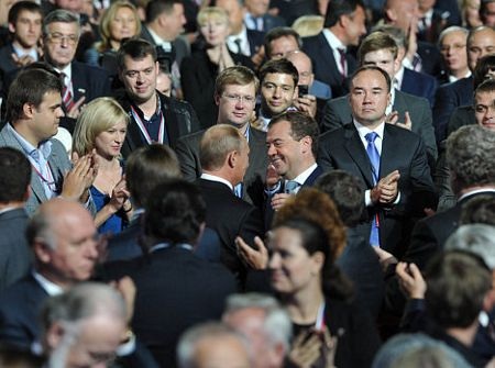 Bộ đôi quyền lực Putin-Medvedev tại đại hội đảng  - 13