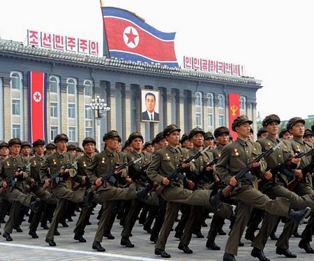 Triều Tiên diễu binh rầm rộ mừng Quốc khánh - 3