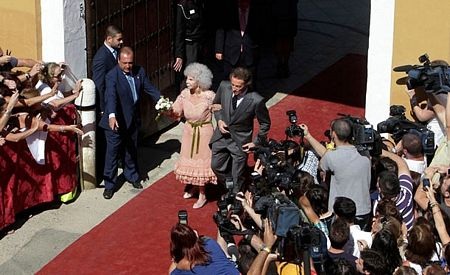 Nữ công tước Tây Ban Nha kết hôn lần 3 ở tuổi 85 - 9