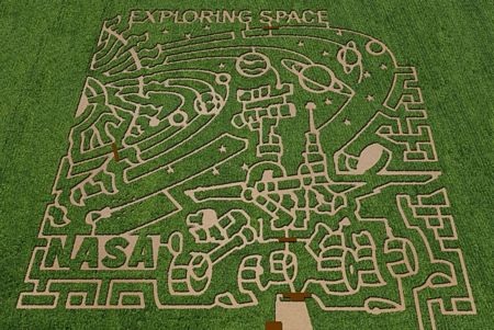 Lạc vào mê cung vòng tròn trên cánh đồng của NASA - 1