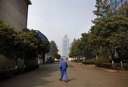 Làng giàu nhất Trung Quốc khánh thành khách sạn chọc trời - 15