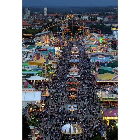 Tưng bừng lễ hội bia lớn nhất thế giới - 10